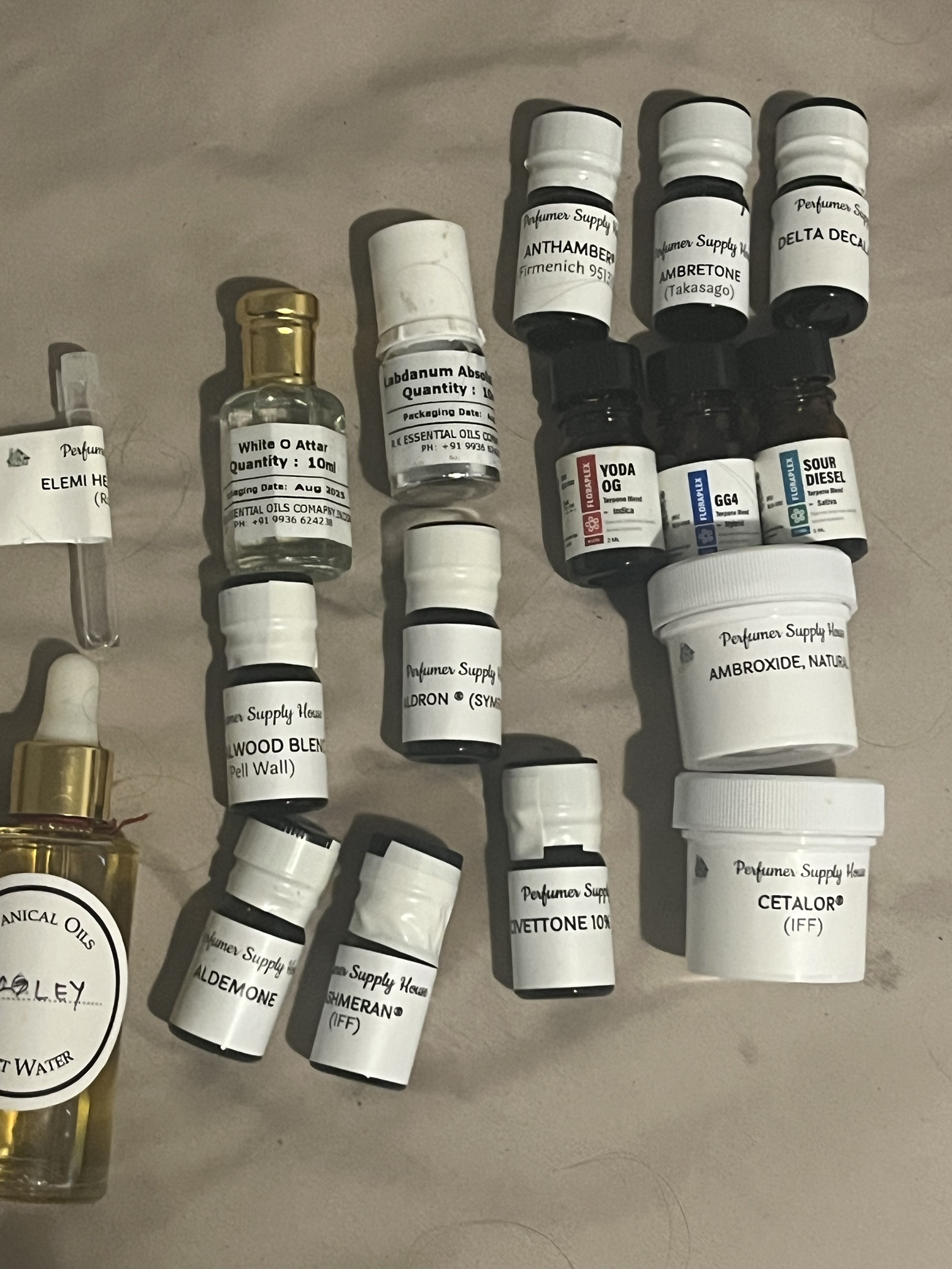 The Van Kush bench — absolutes and aroma chemicals